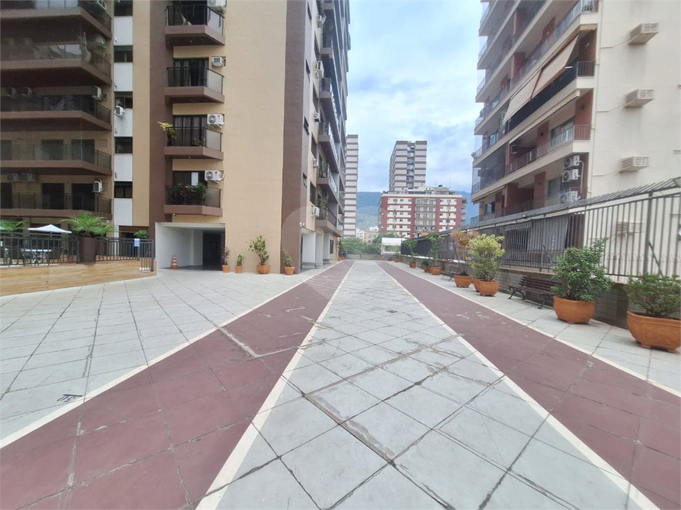 Apartamento à venda com 3 quartos, sendo 1 suíte,  em Vila Isabel, Rio de Janeiro, RJ