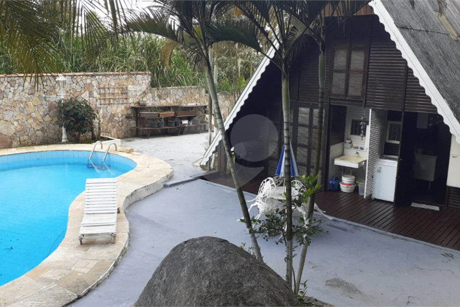 Sobrado à venda com 3 quartos, sendo 1 suíte, em Samambaia, Mairiporã, SP