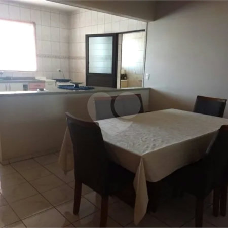 Sobrado à venda com 3 quartos, sendo 1 suíte, em Jardim São Guilherme, Sorocaba, SP