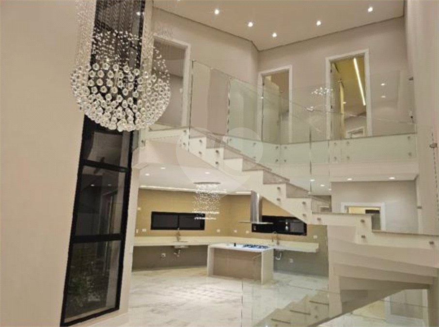 Casa à venda com 4 suítes no condomínio Villas do Jaguari, Santana de Parnaíba - SP