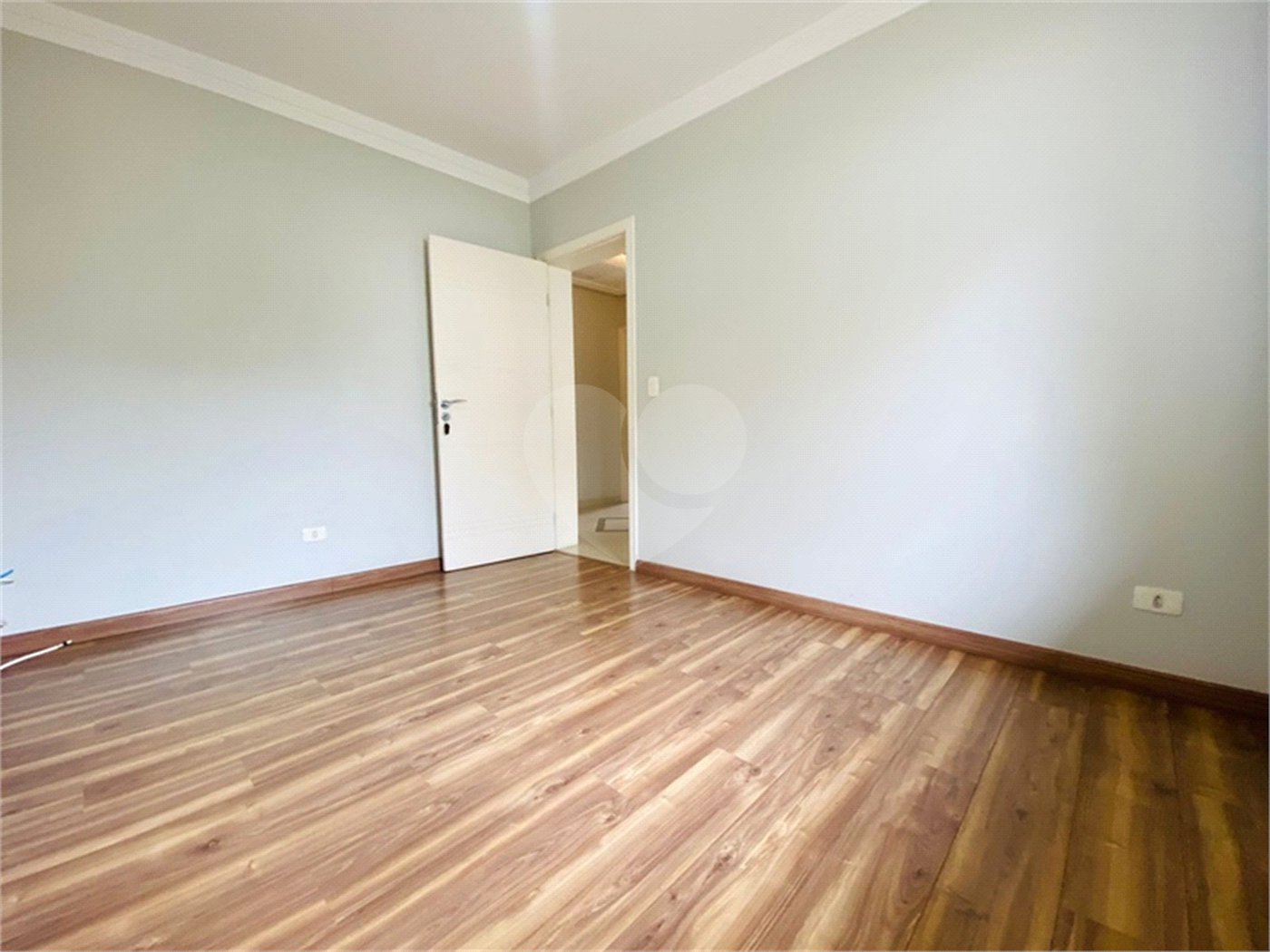 Sobrado à venda com 4 quartos, sendo 3 suítes, em Vila Ester (zona Norte), São Paulo, SP