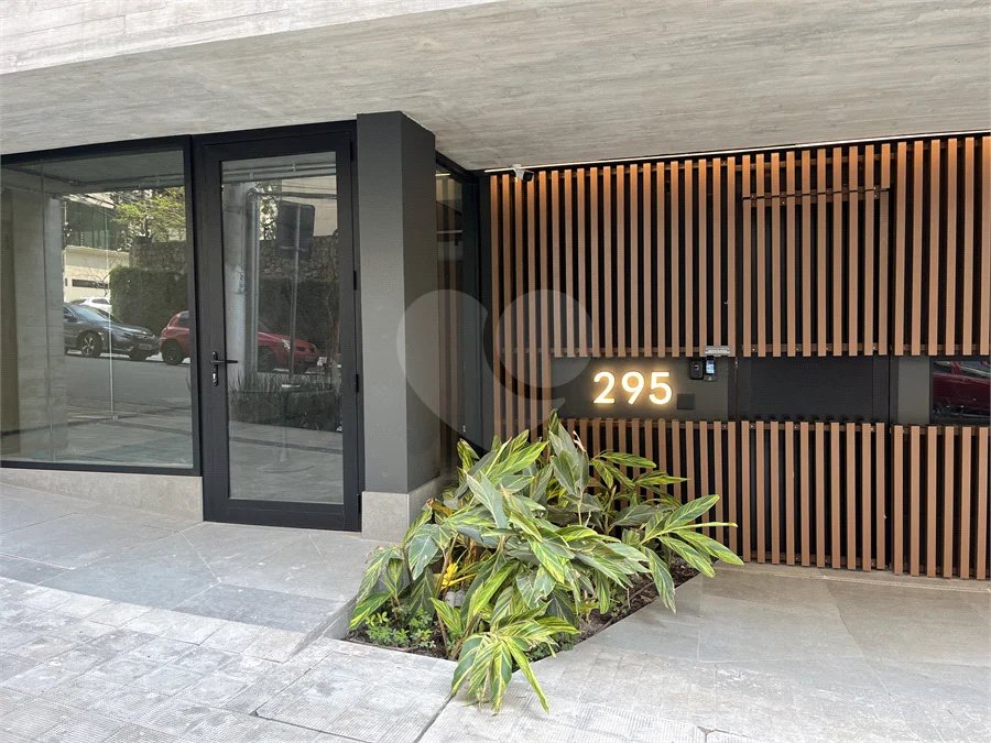 Apartamento à venda com 2 suítes em Cerqueira César, São Paulo, SP