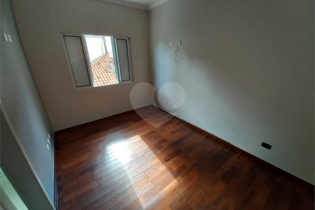 Sobrado à venda com 3 quartos, sendo 1 suíte, em Lar São Paulo, São Paulo, SP