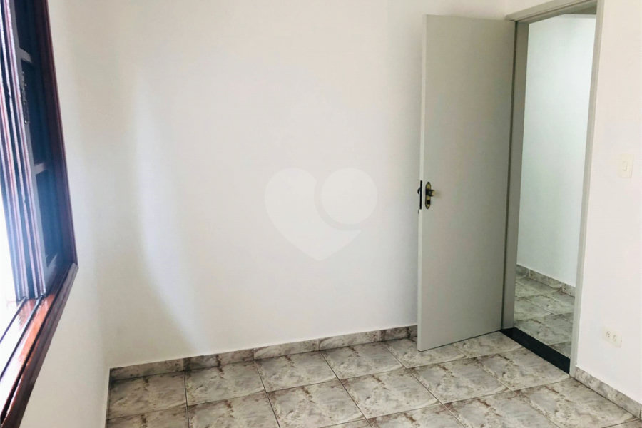 Sobrado à venda com 4 quartos em Parque Edu Chaves, São Paulo, SP