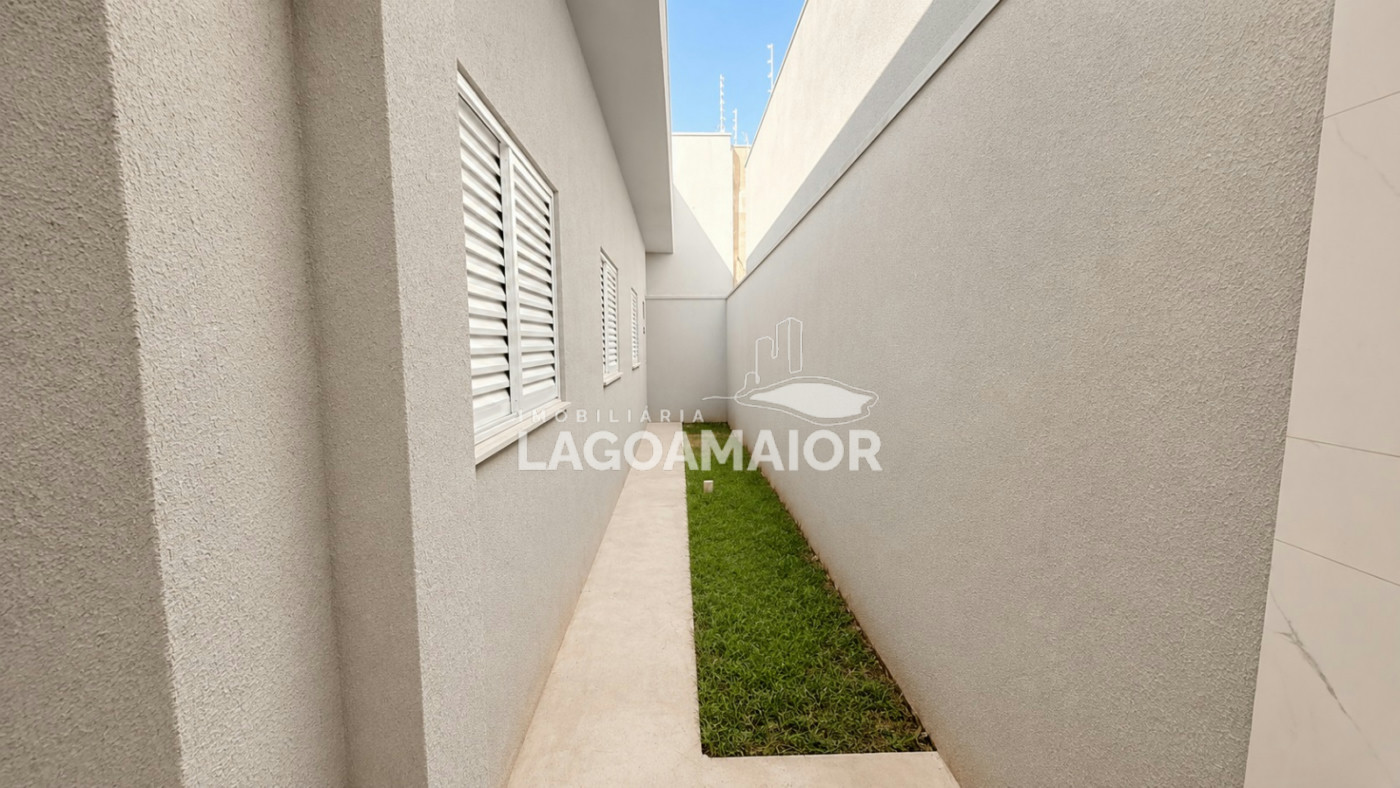 Casa à venda com 3 quartos, sendo 1 suíte,  em Jardim dos Ipês, Três Lagoas, MS