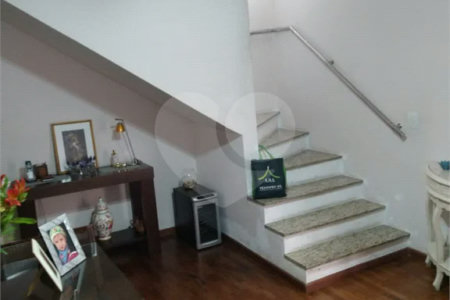 Sobrado à venda com 2 quartos, sendo 1 suíte, em Vila Gustavo, São Paulo, SP