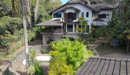 Casa à venda com 3 quartos, sendo 4 suítes,  no condomínio Alpes da Cantareira, Mairiporã - SP