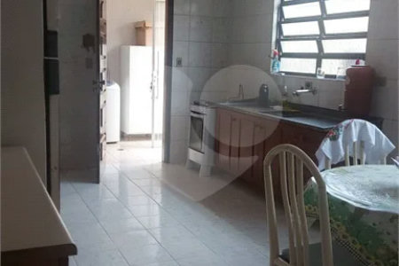 Sobrado à venda com 3 quartos, sendo 1 suíte, em Parque Vitória, São Paulo, SP