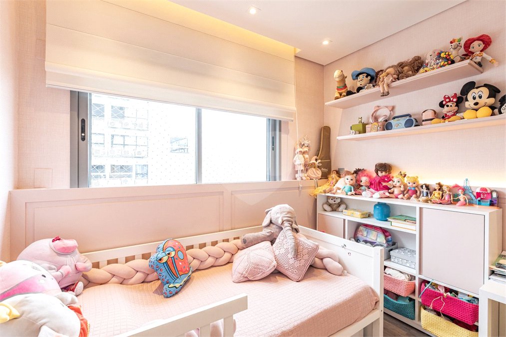 Apartamento à venda com 4 quartos, sendo 3 suítes,  em Jardim das Acácias, São Paulo, SP