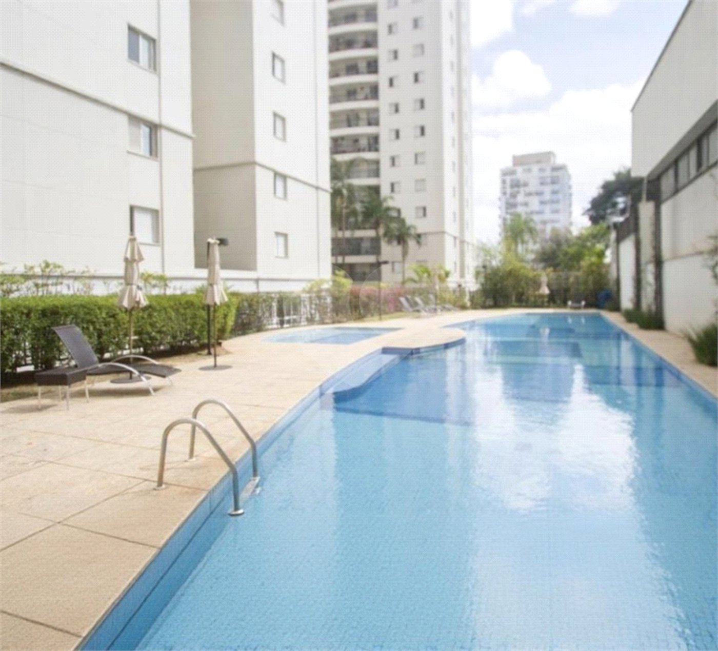 Apartamento à venda com 3 quartos, sendo 1 suíte, em Alto da Boa Vista, São Paulo, SP