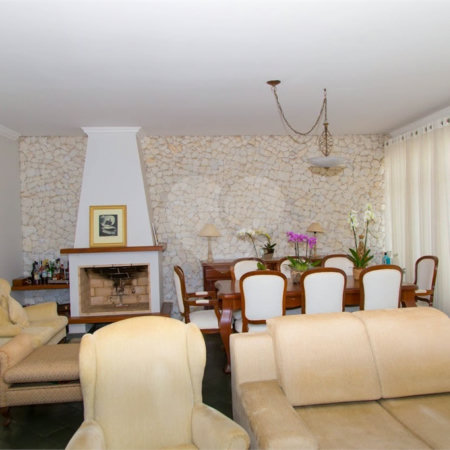 Casa à venda com 4 quartos, sendo 1 suíte, no Centro, Atibaia, SP