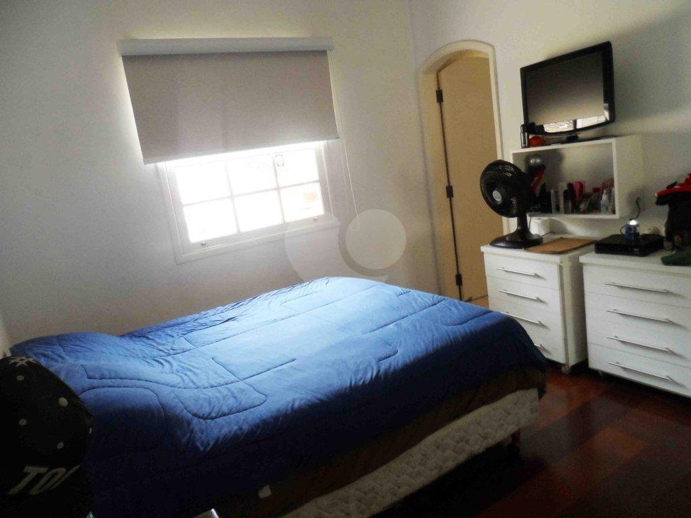 Sobrado à venda com 5 quartos, sendo 3 suítes, em Interlagos, São Paulo, SP