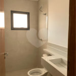 Casa à venda com 3 quartos, sendo 1 suíte, no condomínio Villa D'este, Cotia - SP