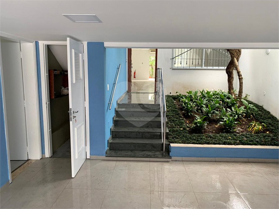Sobrado à venda ou para alugar com 7 quartos, sendo 3 suítes, em Vila Mariana, São Paulo, SP