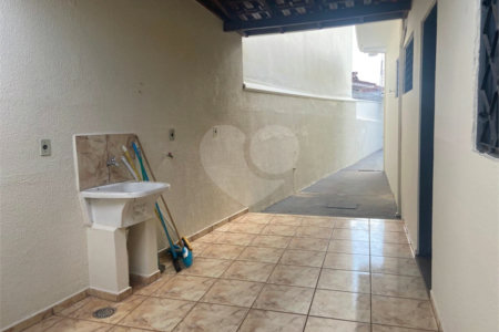 Casa à venda com 3 quartos, sendo 1 suíte, no Centro, Araraquara, SP