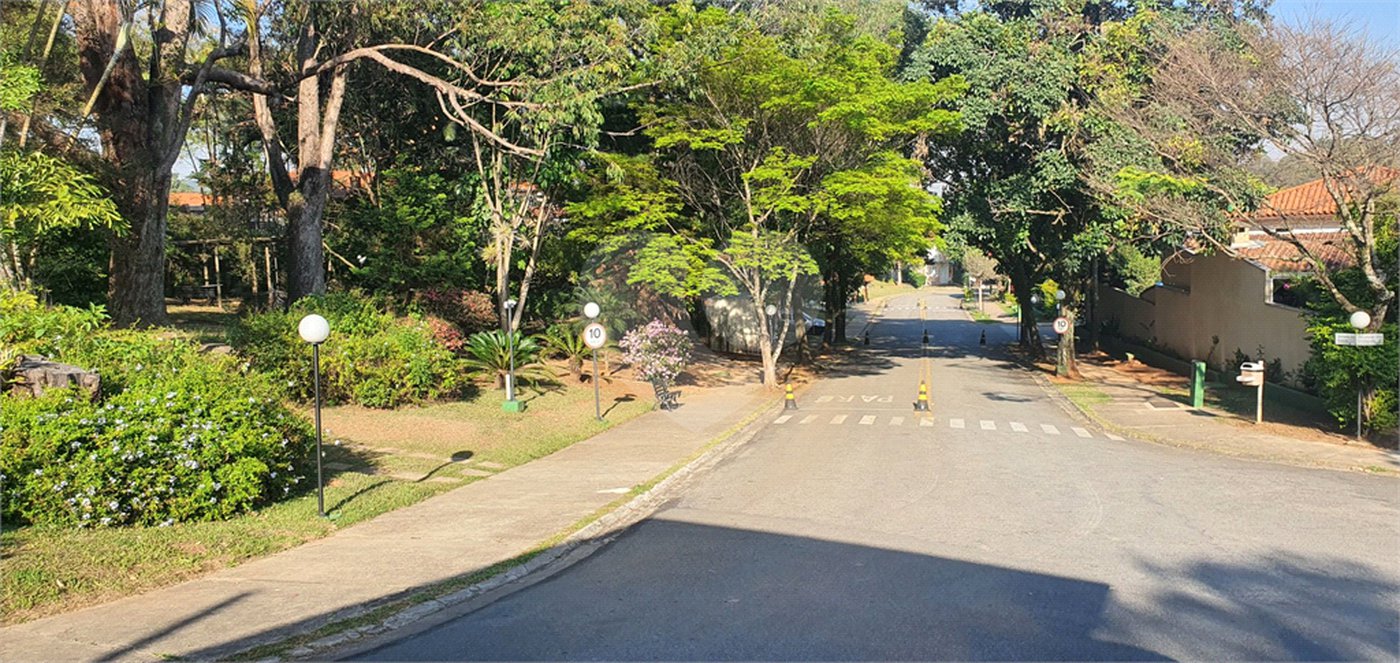 Casa à venda com 4 quartos, sendo 2 suítes, no condomínio Vila Panamericana, São Paulo - SP