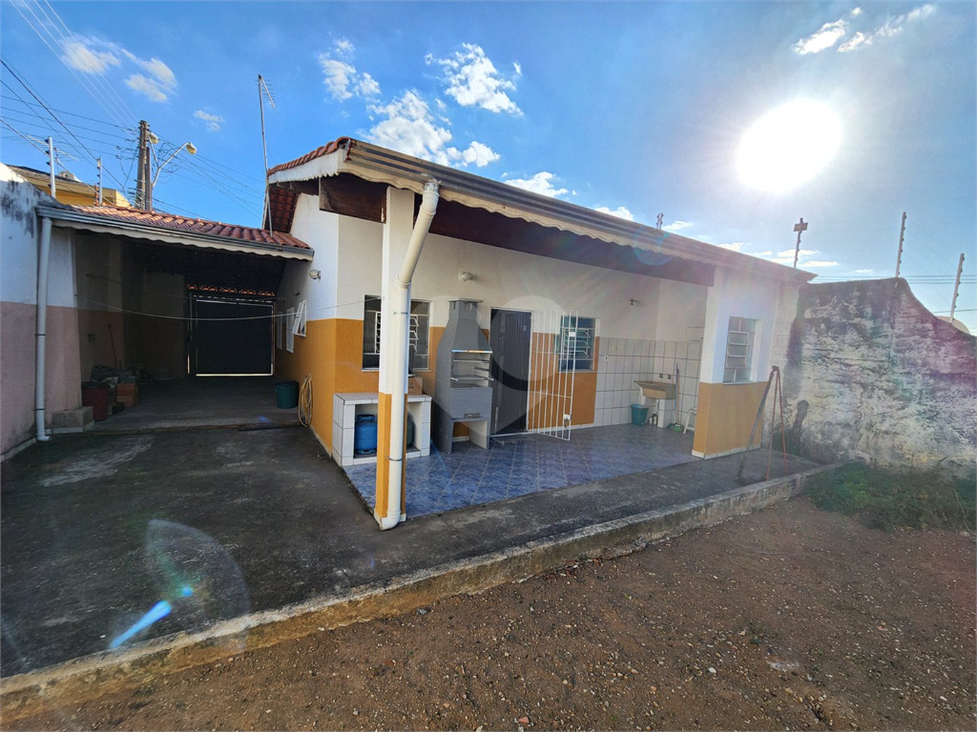 Casa à venda com 2 quartos no Centro, Poá, SP