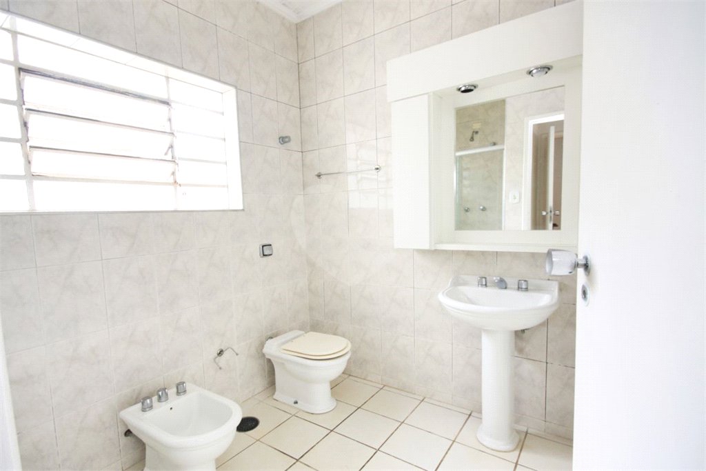 Sobrado à venda com 4 quartos, sendo 2 suítes,  em Alto da Boa Vista, São Paulo, SP
