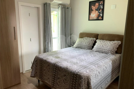Sobrado à venda com 3 quartos, sendo 1 suíte,  em Vila Gumercindo, São Paulo, SP