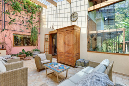 Casa à venda com 4 quartos, sendo 2 suítes, em Jardim Cordeiro, São Paulo, SP