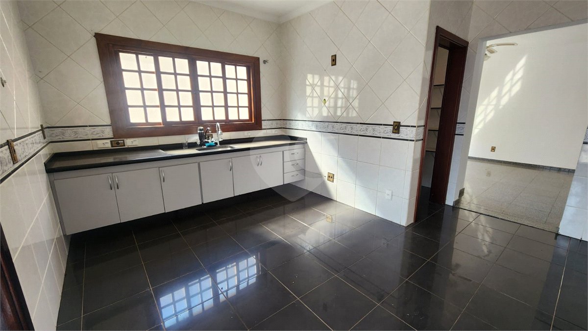 Casa à venda ou para alugar com 3 suítes no condomínio Villagio Capriccio, Louveira - SP