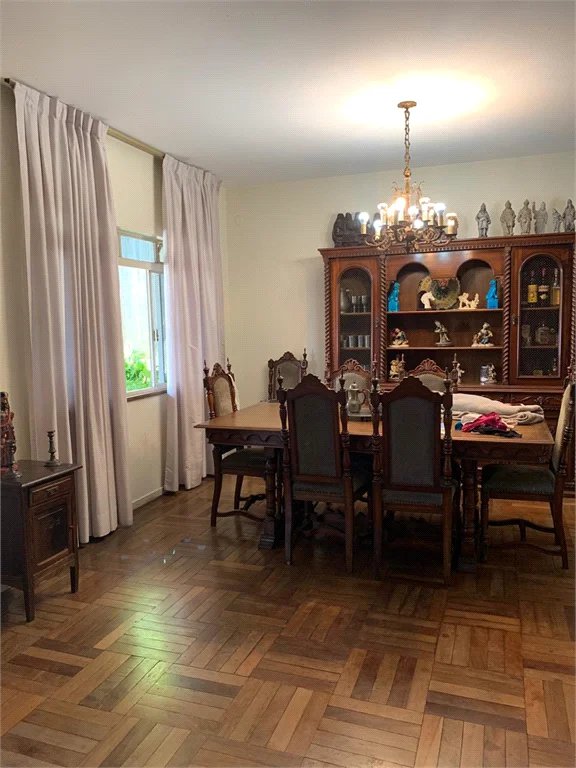 Casa à venda com 4 quartos, sendo 1 suíte, em Caxingui, São Paulo, SP