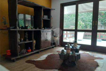 Casa à venda com 6 quartos, sendo 3 suítes, em Rolinópolis, São Paulo, SP