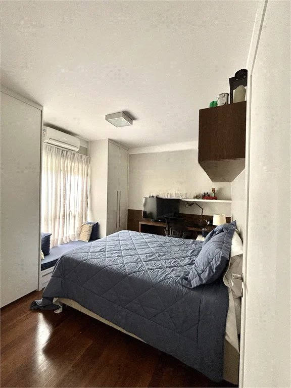 Casa à venda com 4 quartos, sendo 3 suítes,  no condomínio Vila Carmel, São Paulo - SP