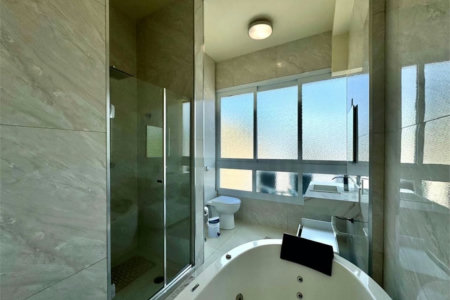 Apartamento Residencial à venda, Pitangueiras, Guarujá - AP0768.