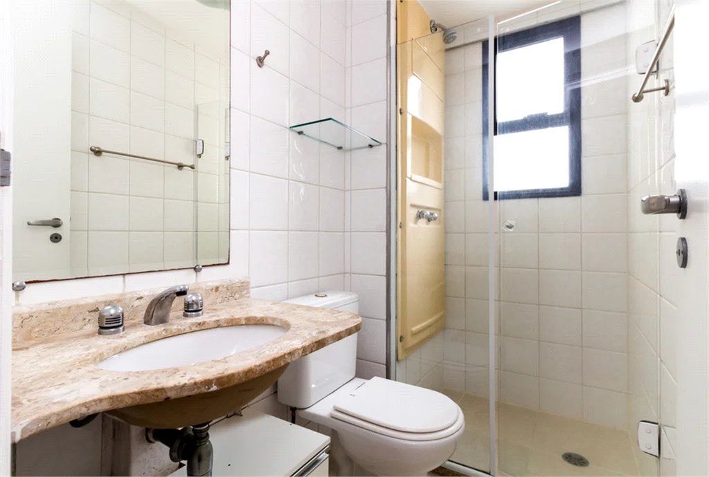 Apartamento à venda com 4 quartos, sendo 2 suítes,  em Vila Hamburguesa, São Paulo, SP