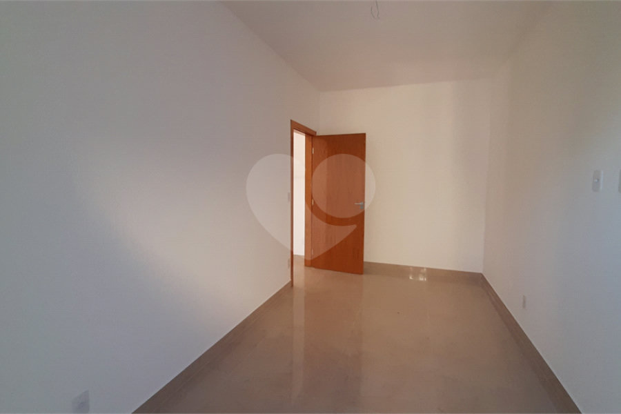 Casa à venda com 2 quartos no condomínio Residencial Luta, São Paulo - SP