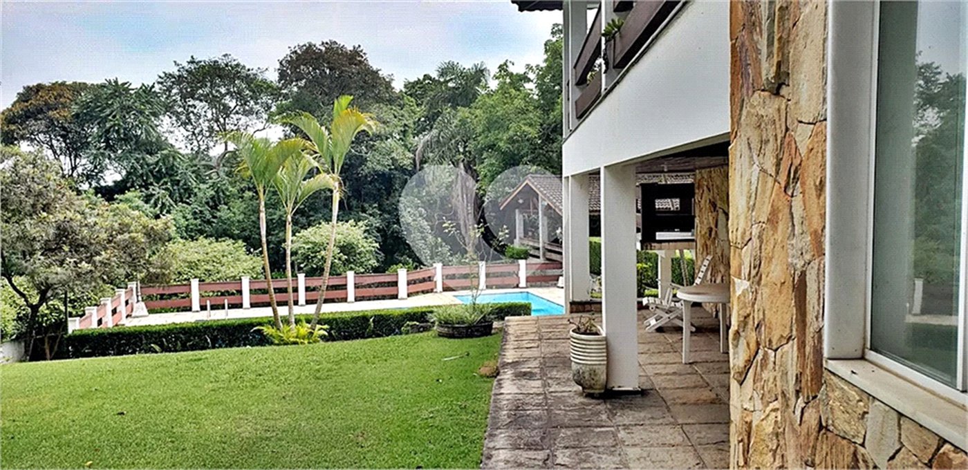 Casa à venda com 4 suítes no condomínio Alpes da Cantareira, Mairiporã - SP