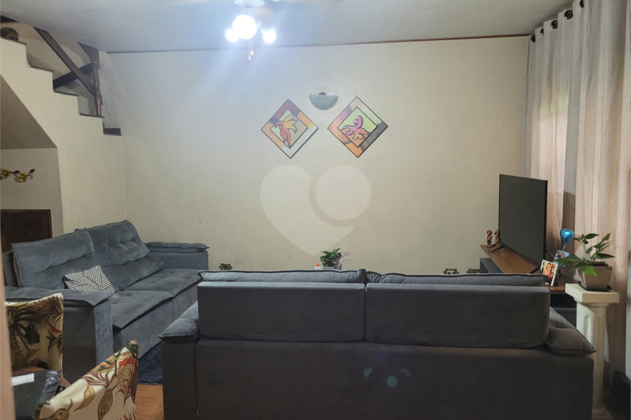 Sobrado à venda com 3 quartos, sendo 1 suíte,  em Tremembé, São Paulo, SP