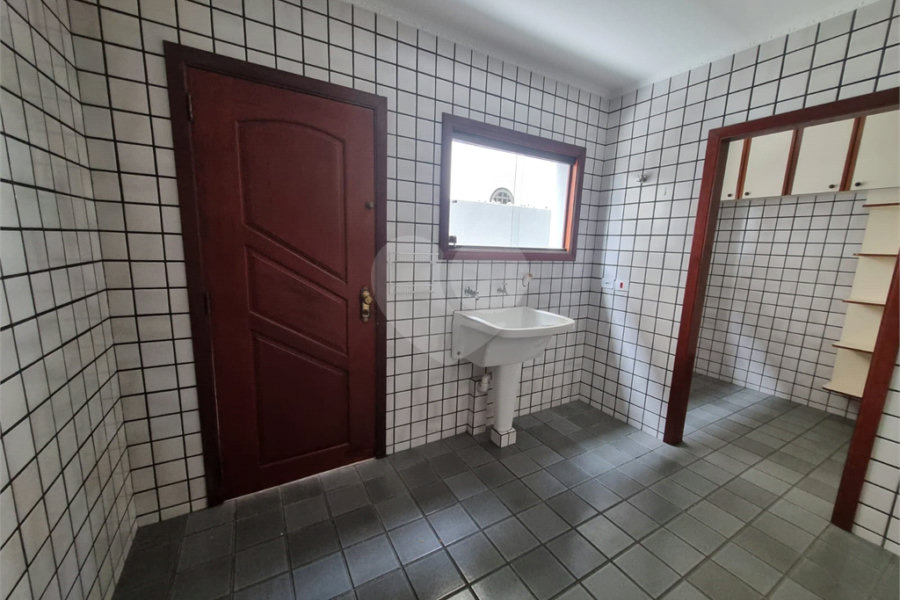 Sobrado à venda com 3 quartos, sendo 1 suíte, em City Recanto Anastácio, São Paulo, SP