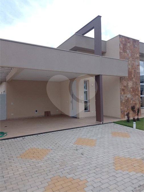 Casa à venda com 3 suítes no condomínio Lagos D'icaraí, Salto - SP