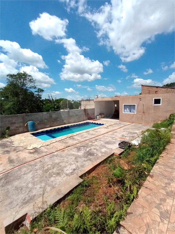 Casa à venda com 4 quartos, sendo 1 suíte, em Jardim Maricota, Itapetininga, SP
