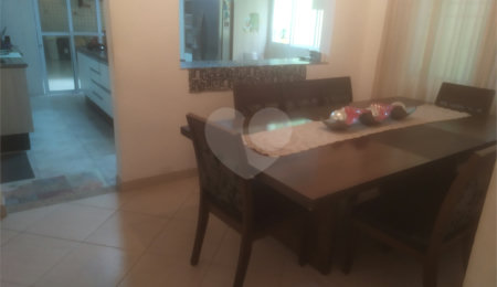 Sobrado à venda com 4 quartos em Cupecê, São Paulo, SP