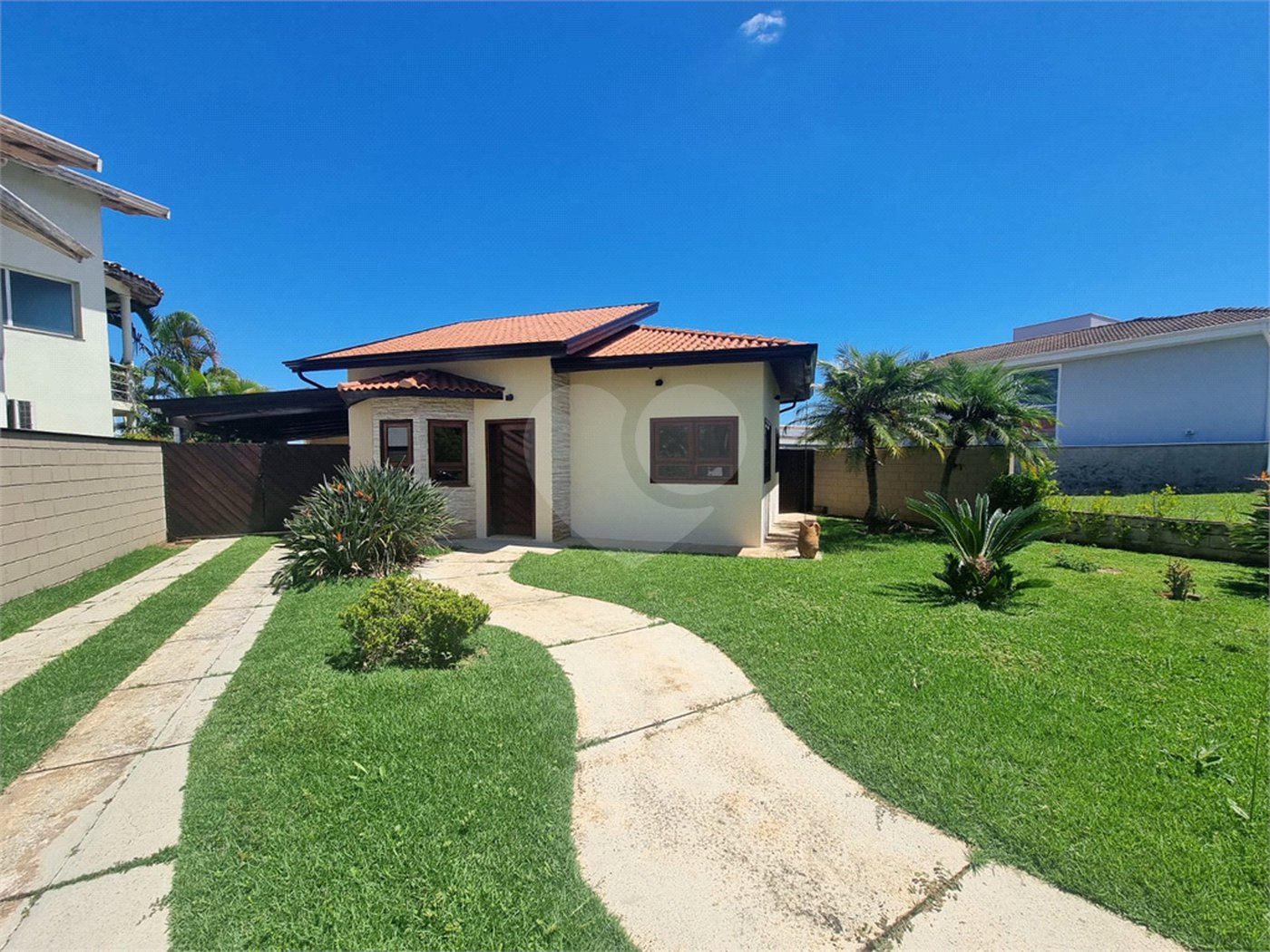 Casa à venda ou para alugar com 3 quartos, sendo 1 suíte, no condomínio Terras de Vinhedo, Vinhedo - SP