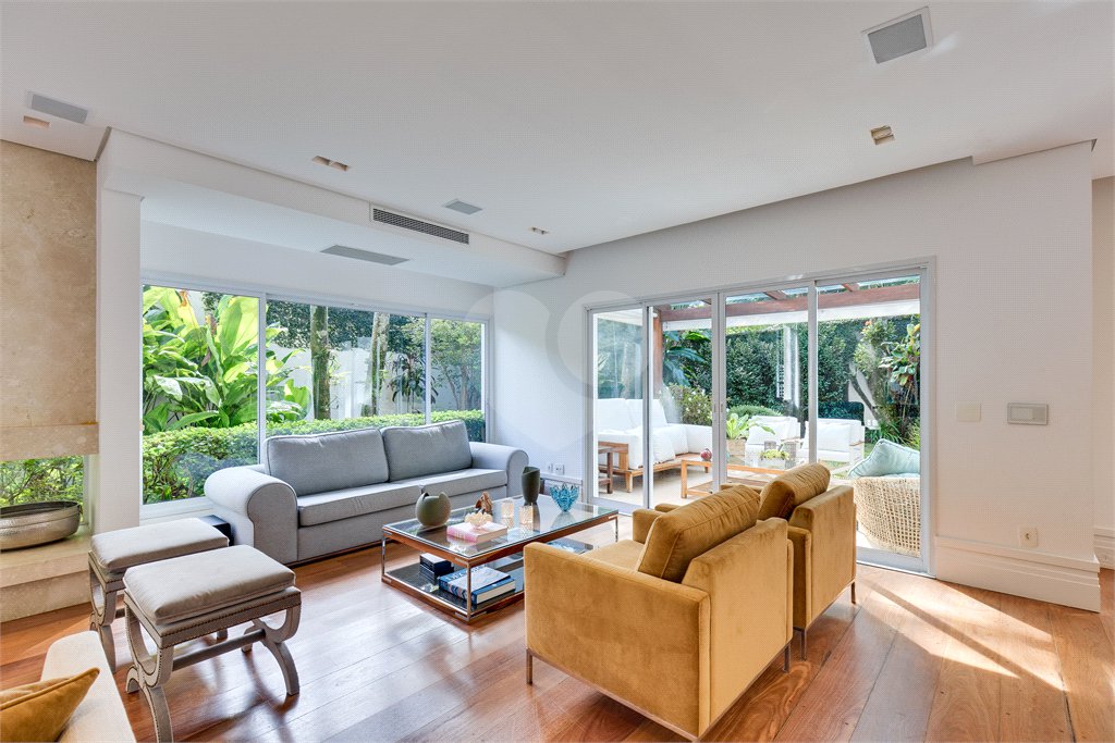 Casa à venda com 3 suítes no condomínio Parc Vignoble, São Paulo - SP