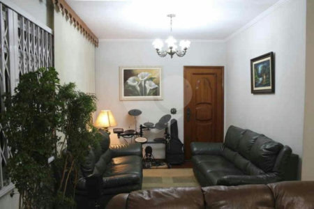 Casa à venda com 3 quartos, sendo 1 suíte, em Vila das Mercês, São Paulo, SP
