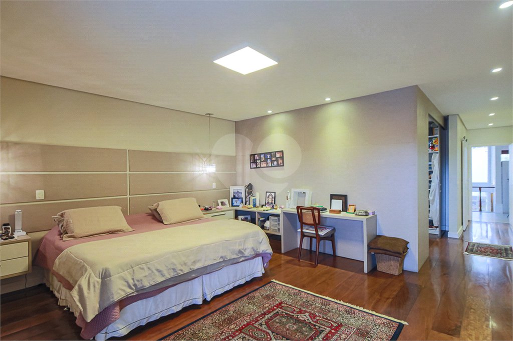 Casa à venda com 6 suítes em Jardim Cordeiro, São Paulo, SP