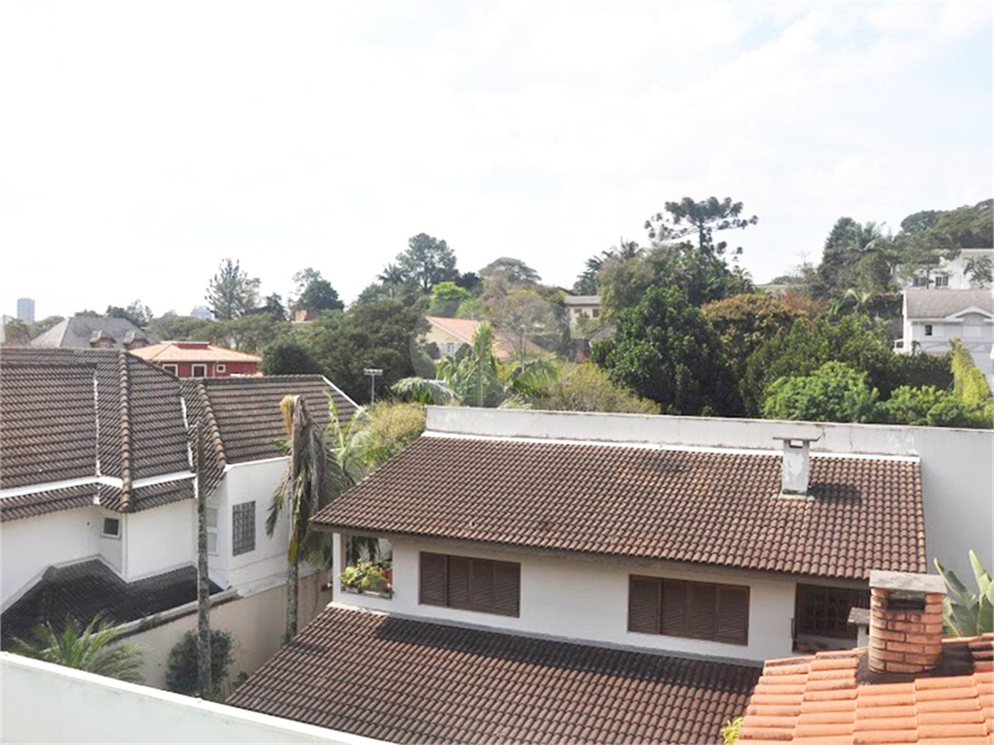 Sobrado à venda com 4 quartos, sendo 2 suítes,  em Alto da Boa Vista, São Paulo, SP