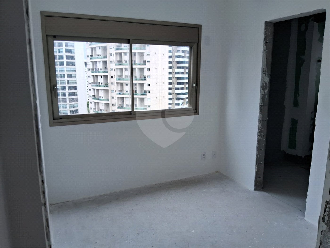 Apartamento à venda com 3 suítes em Moema, São Paulo, SP