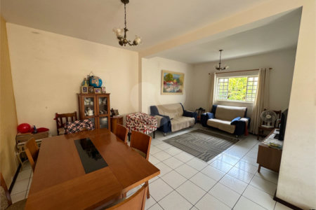 Casa à venda com 3 quartos, sendo 1 suíte, no Centro, Itapetininga, SP