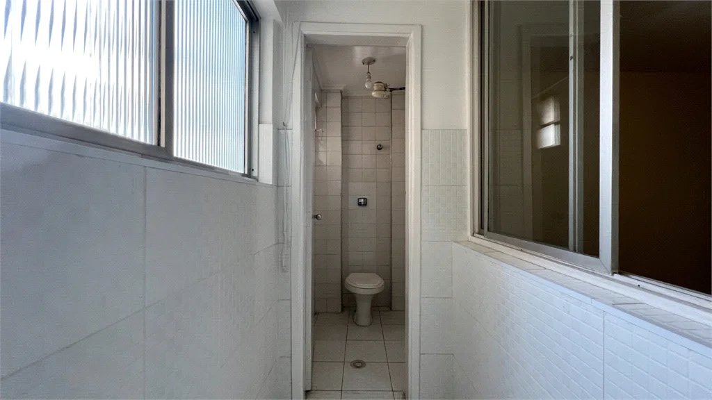 Apartamento à venda com 3 quartos, sendo 1 suíte,  em Pinheiros, São Paulo, SP