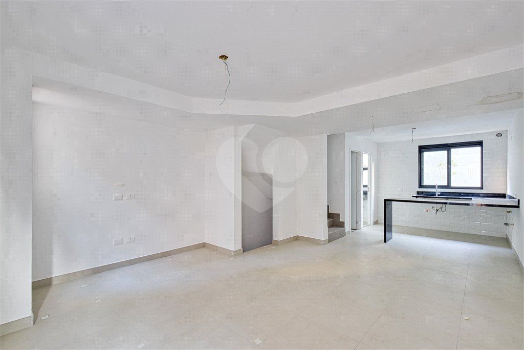 Casa à venda com 3 quartos, sendo 1 suíte, no condomínio Cube Villa, São Paulo - SP