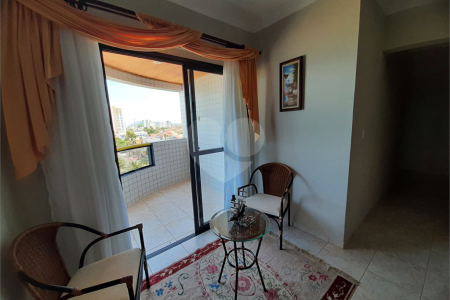 Apartamento à venda com 2 quartos, sendo 1 suíte, em Vera Cruz, Mongaguá, SP