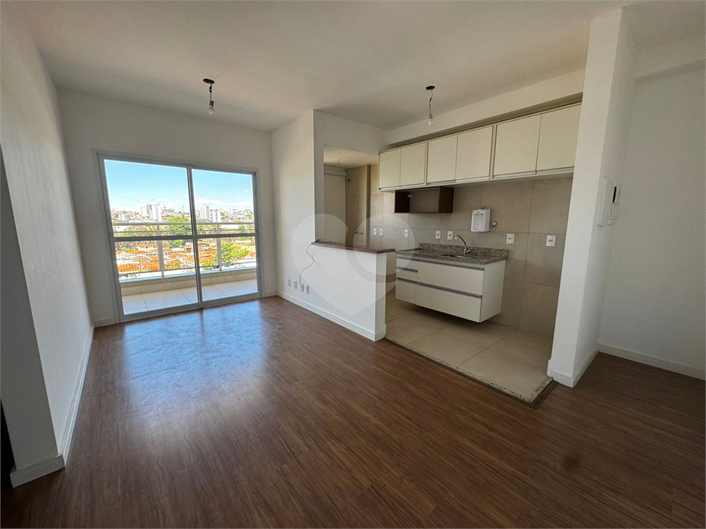 Apartamento à venda ou para alugar com 3 quartos, sendo 1 suíte,  em Vila Trujillo, Sorocaba, SP