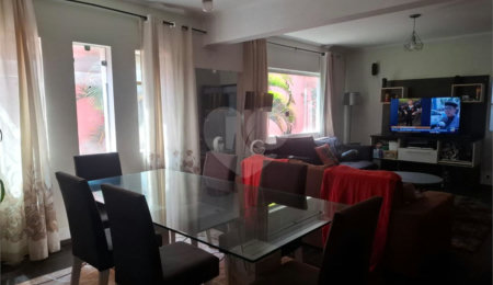 Sobrado à venda com 4 quartos, sendo 2 suítes, em Campestre, Santo André, SP