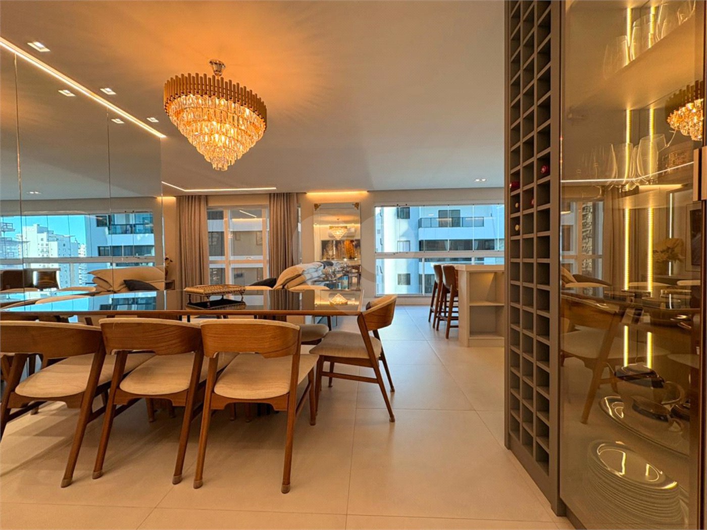 Apartamento à venda com 3 suítes em Balneário Perequê, Porto Belo, SC